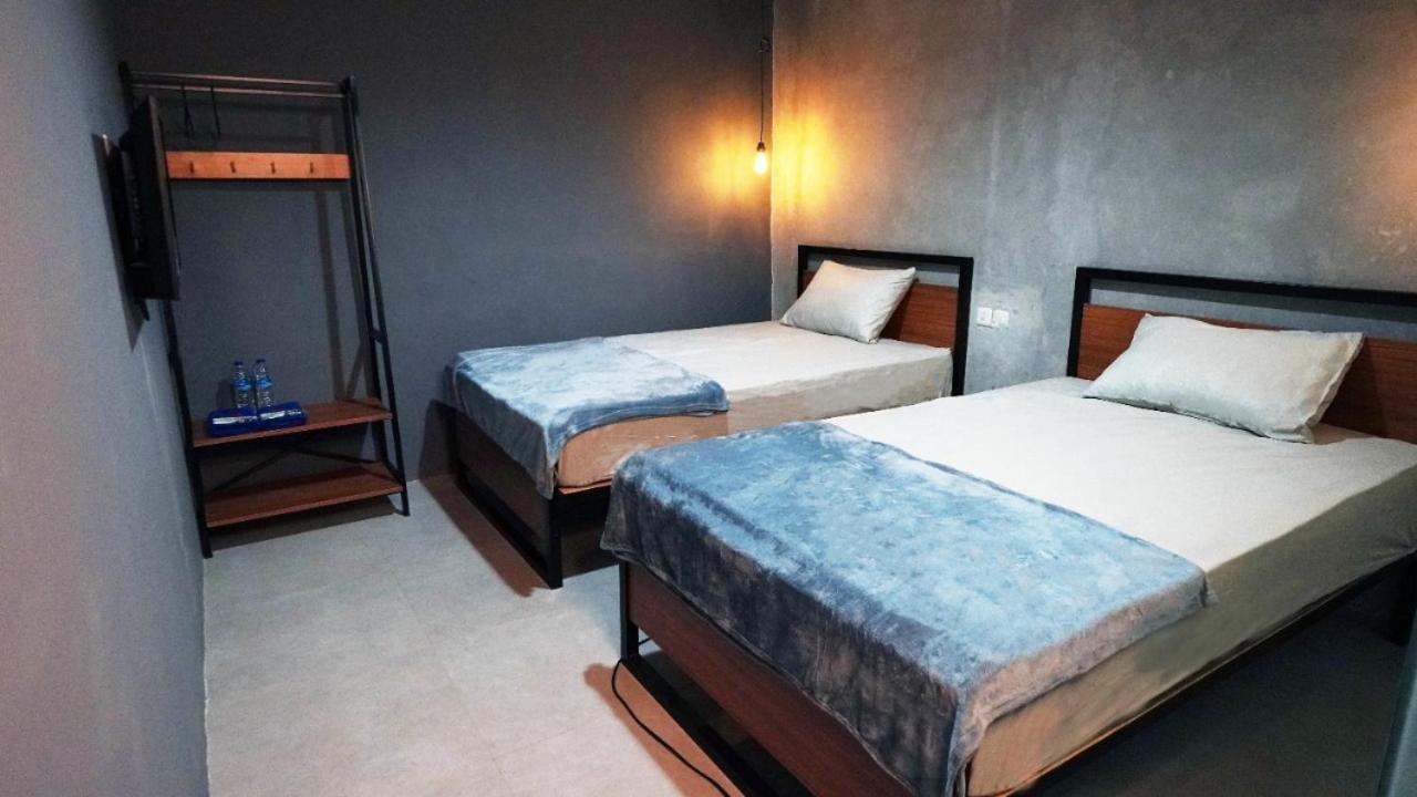 Hostel 18 Pasangan Butuh Surat Nikah バンドゥン エクステリア 写真