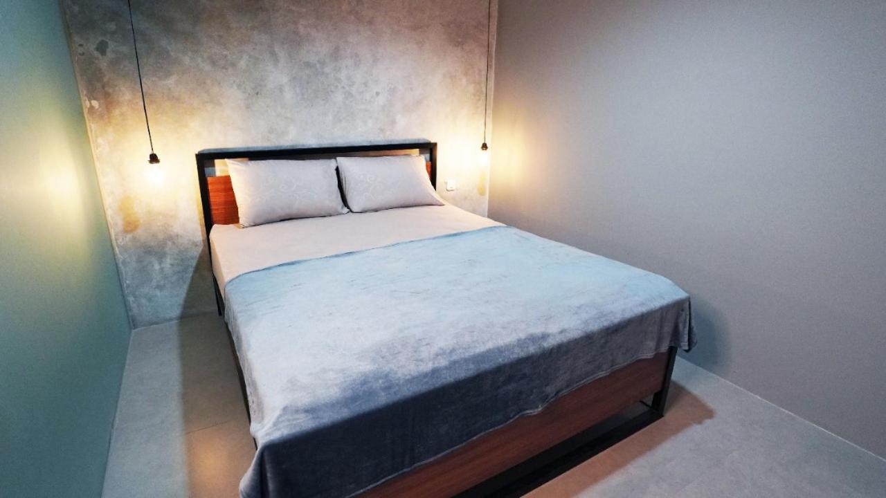 Hostel 18 Pasangan Butuh Surat Nikah バンドゥン エクステリア 写真